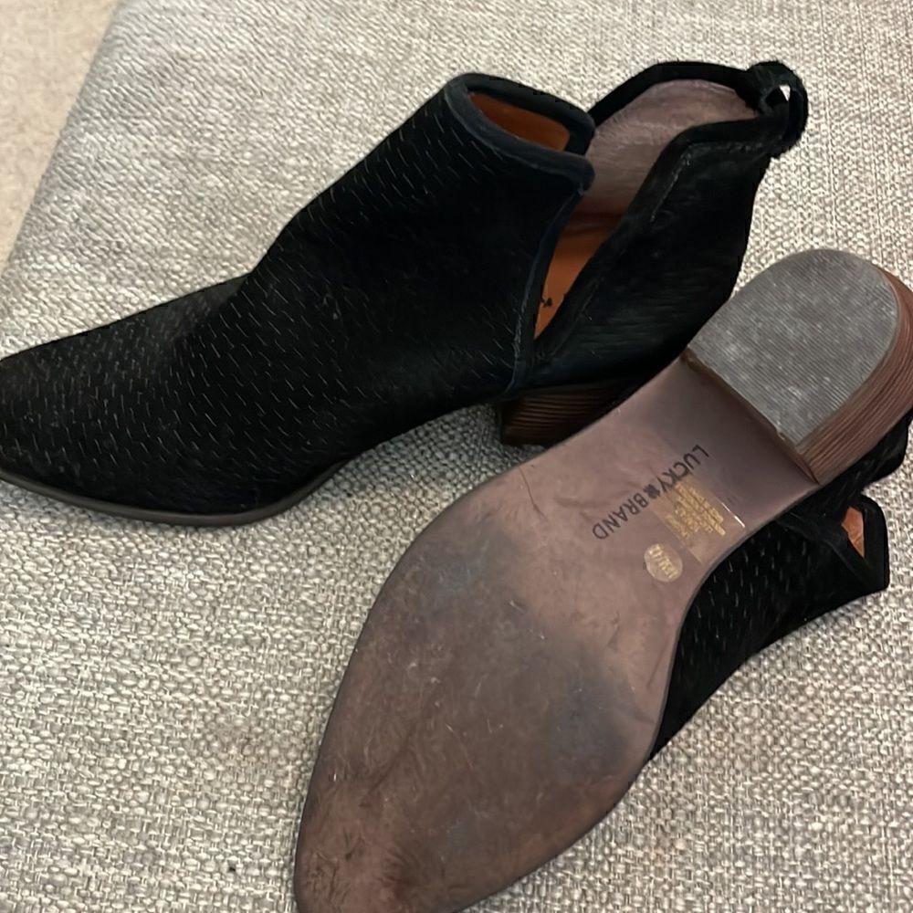 Lucky Brand Black booties  Size 10/42 get ready for Back to school and Fall - Picture 9 of 11